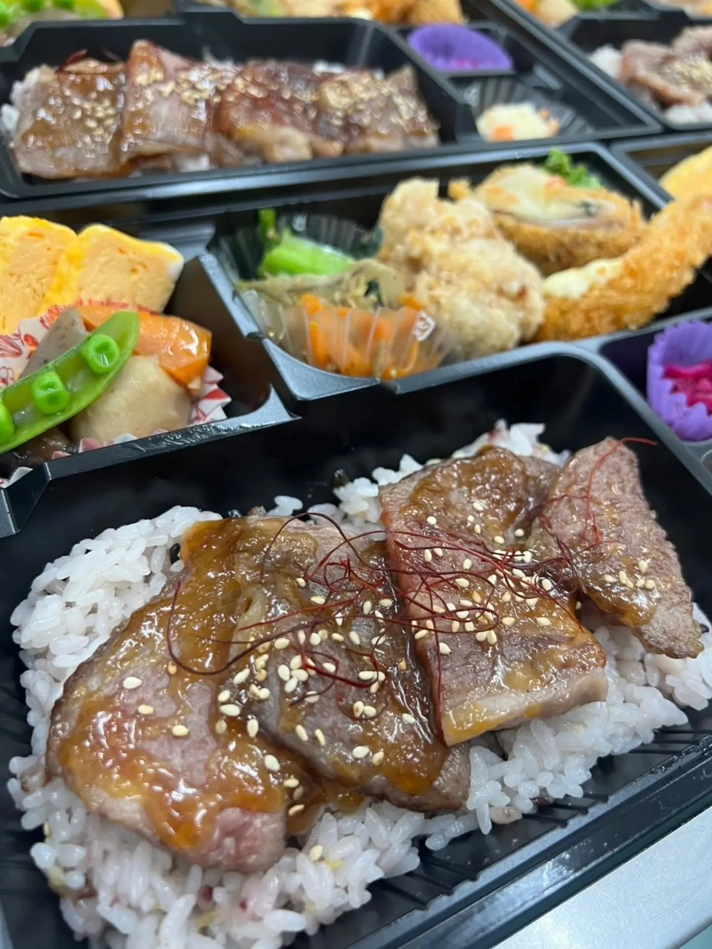 京阪滝井駅前にて大量注文も承っております