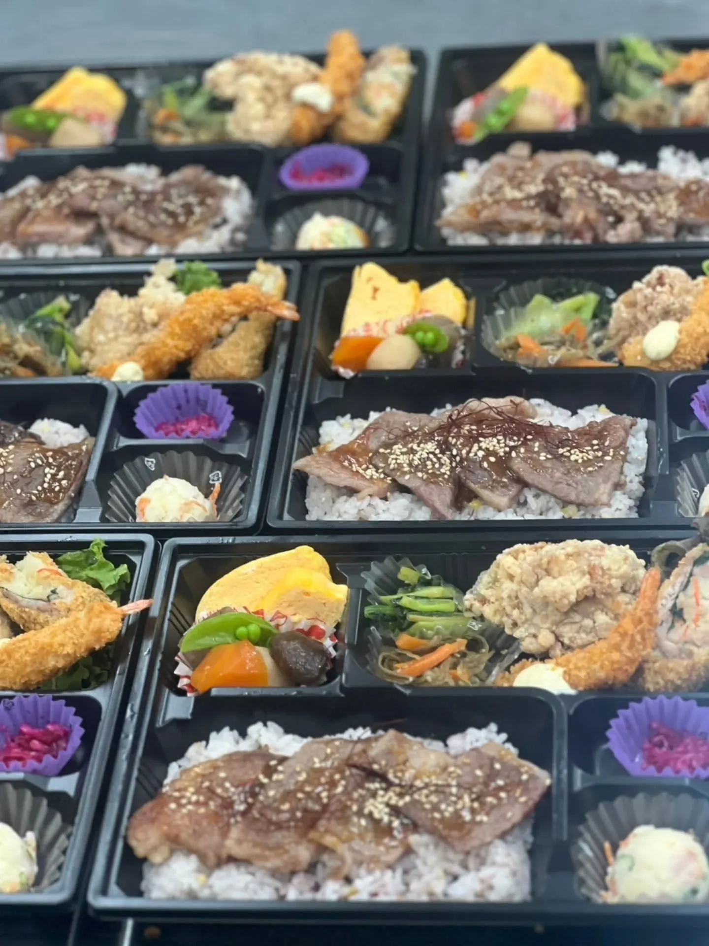 京阪滝井駅前にて大量注文も承っております