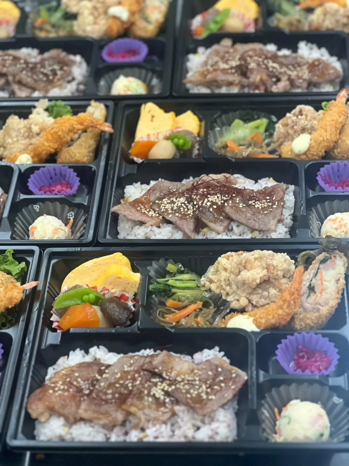 京阪滝井駅前にて大量注文も承っております