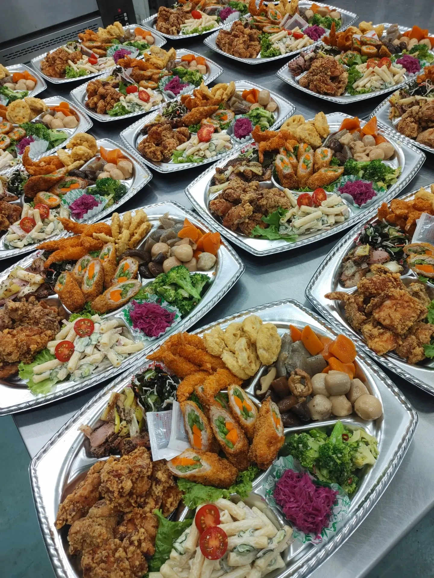 京阪滝井駅前にて大量注文も承っております