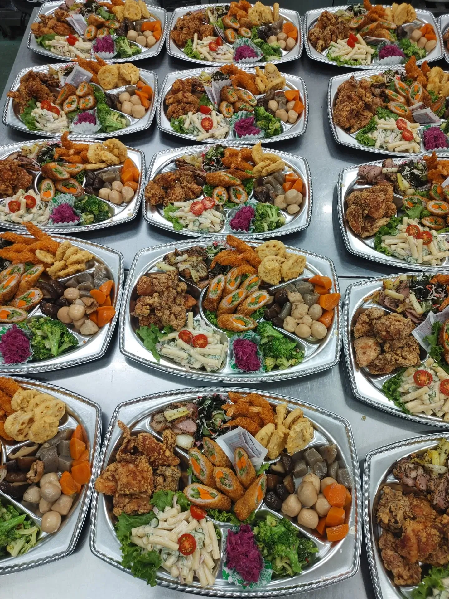 京阪滝井駅前にて大量注文も承っております