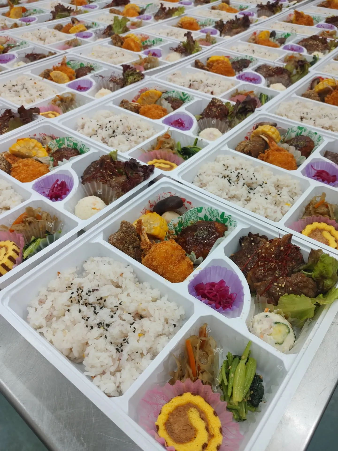 京阪滝井駅前にて大量注文も承っております