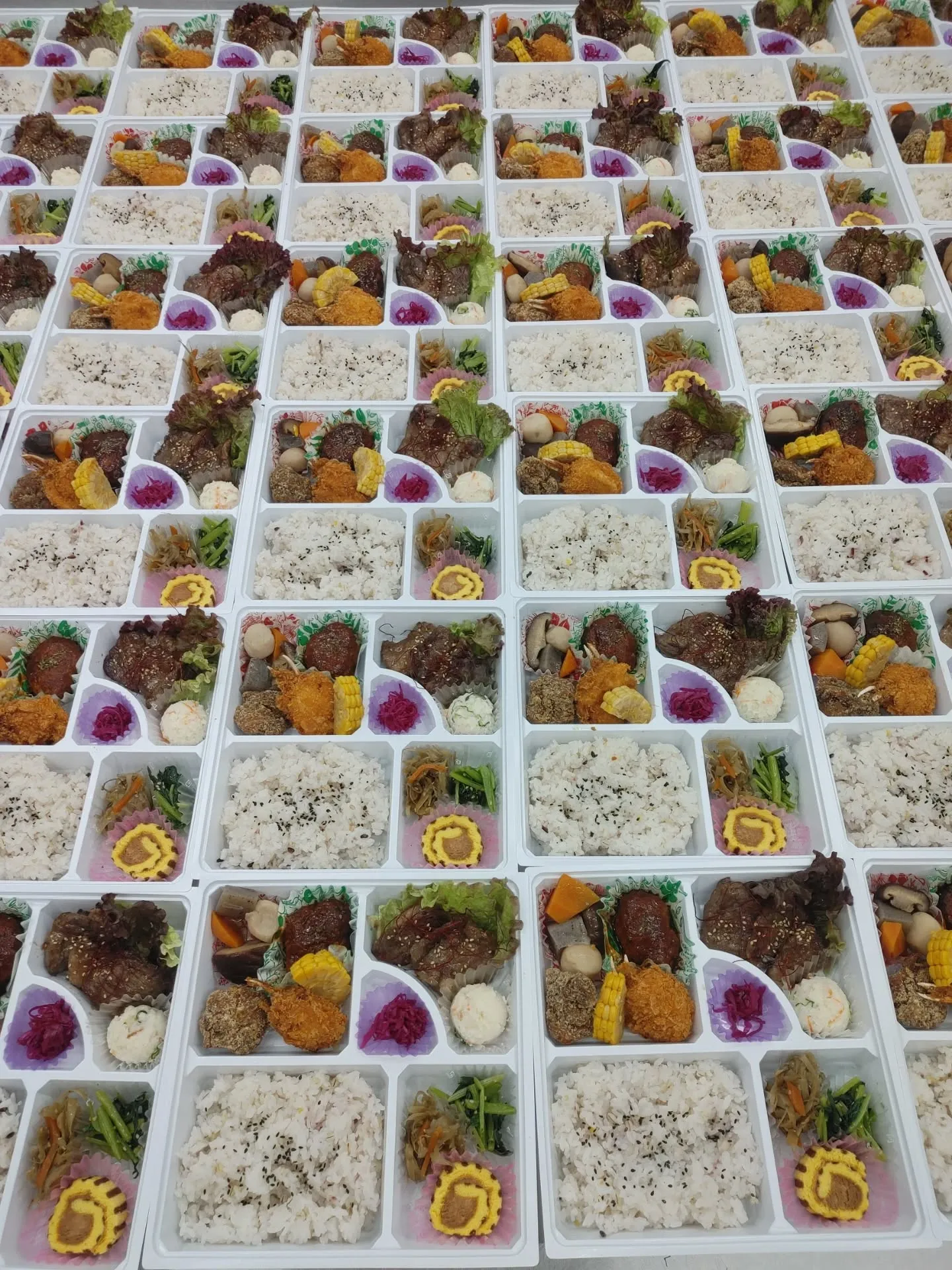 京阪滝井駅前にて大量注文も承っております