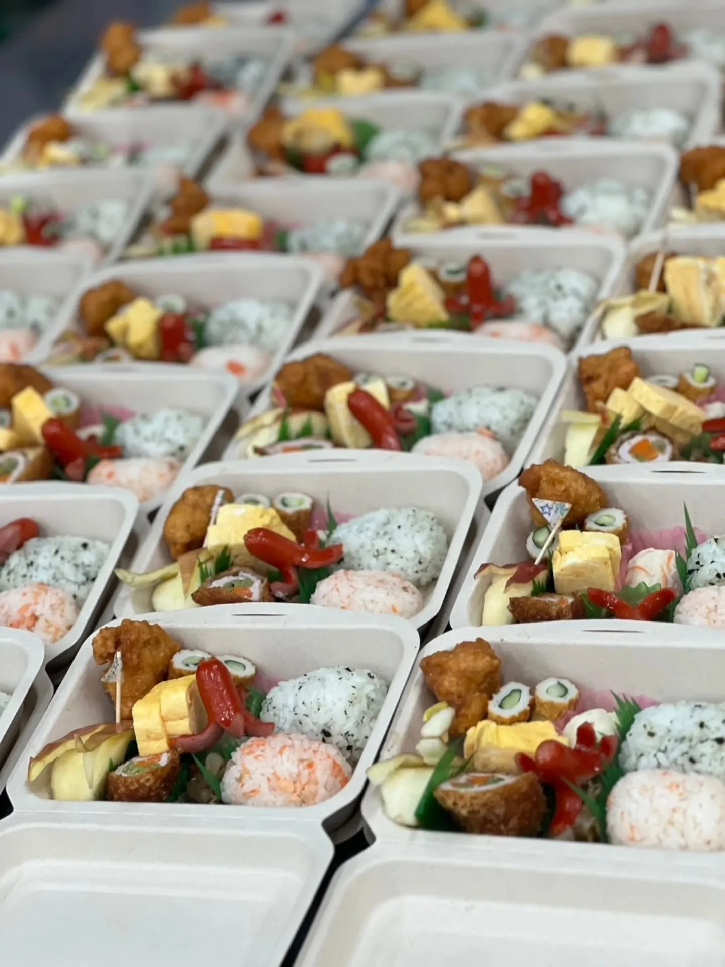 京阪滝井駅前にて大量注文も承っております