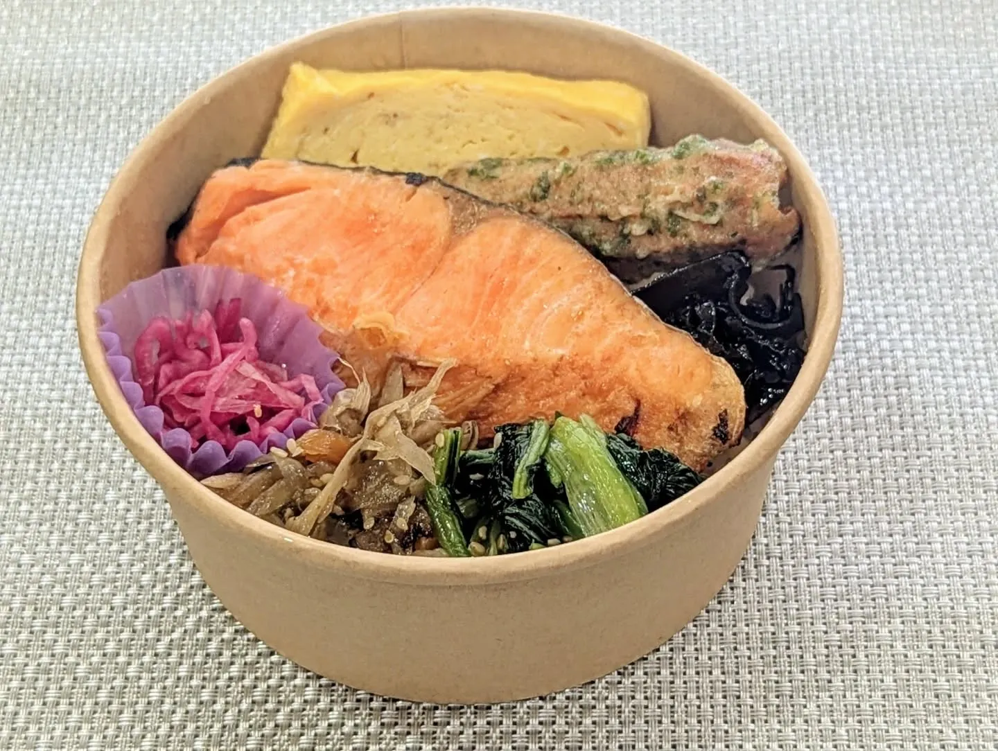 「今日のラッキーカラーは、オレンジ色です🔶」