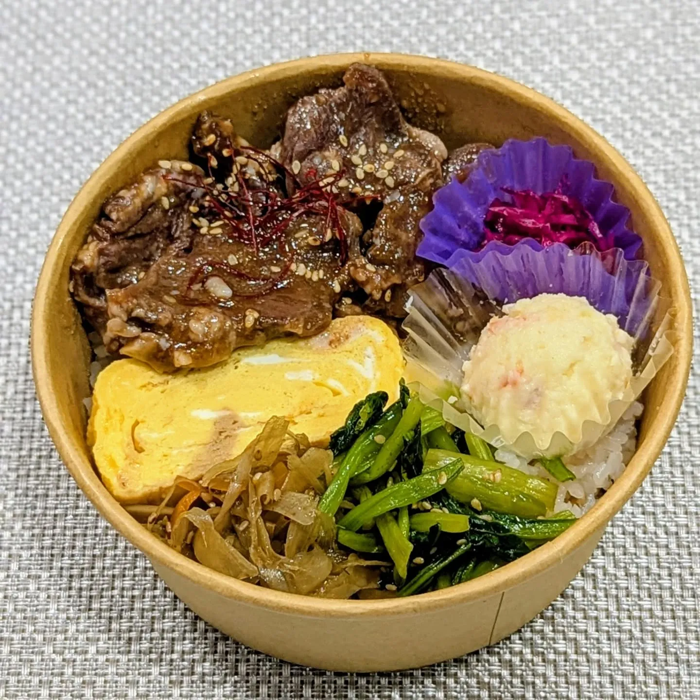 暑い夏に人気の牛ハラミ弁当の紹介です😊