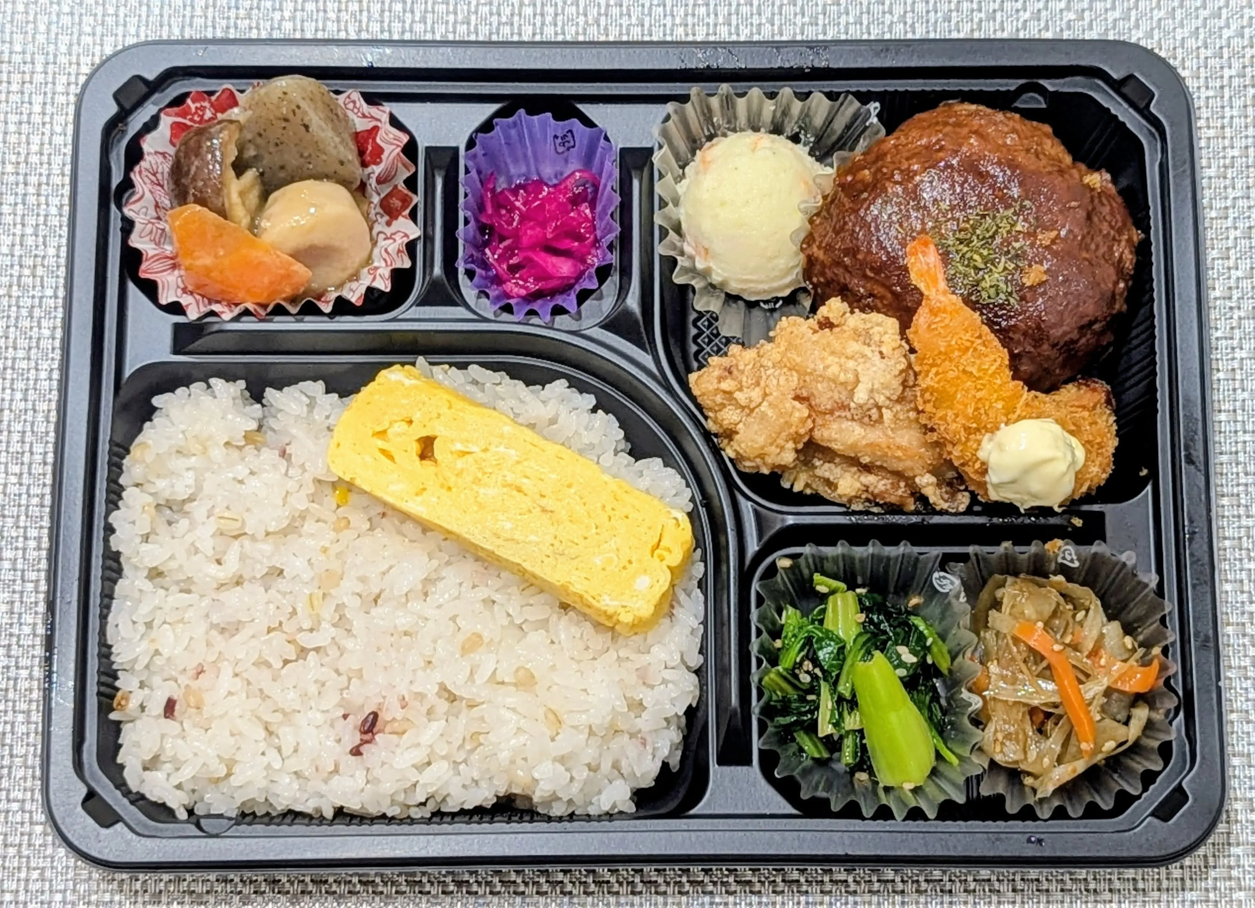 ハンバーグスペシャル弁当が今とても人気です😆