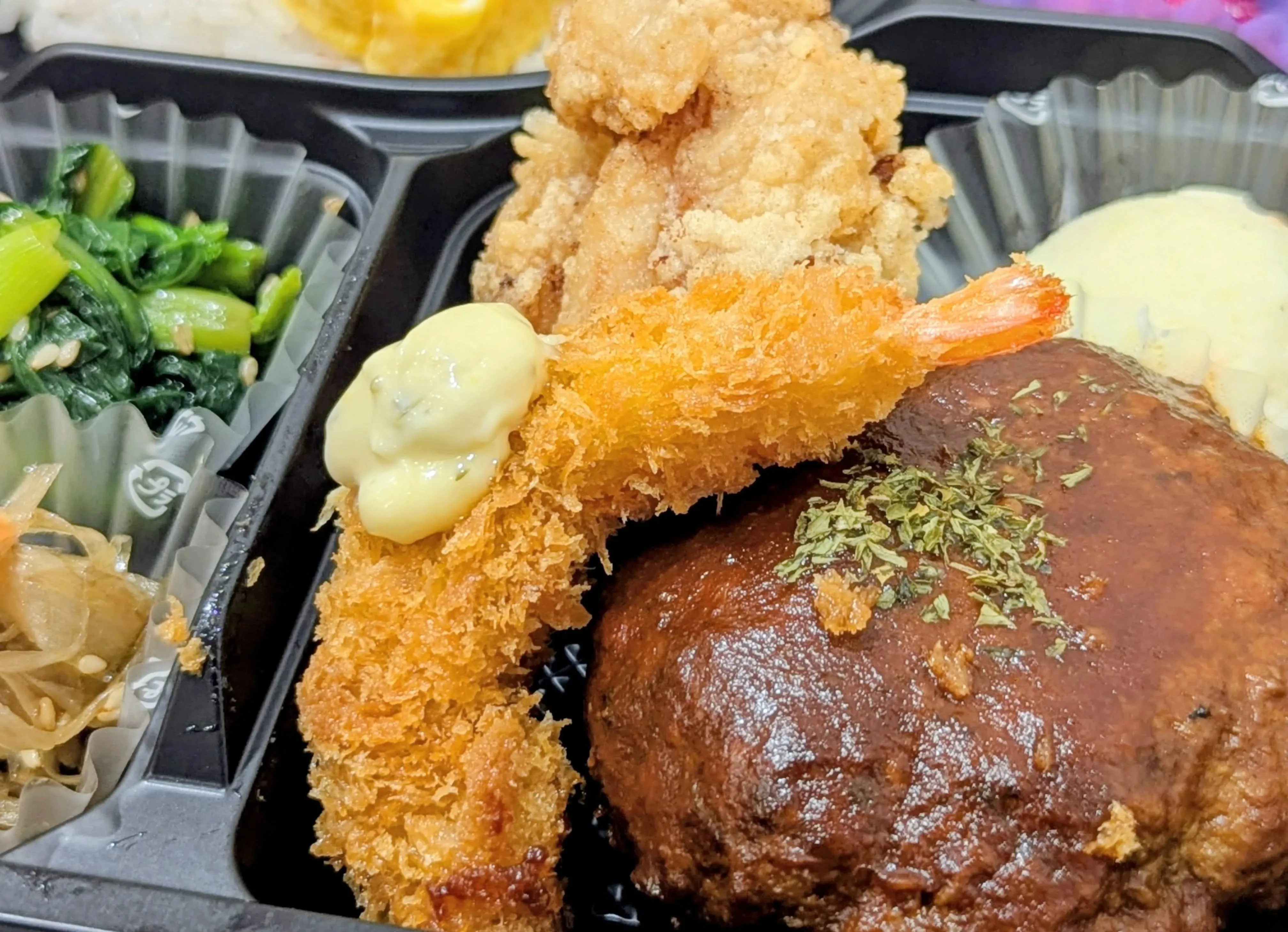 ハンバーグスペシャル弁当が今とても人気です😆
